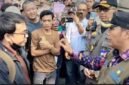 Camat Cisoka Sumartono berdialog dengan perwakilan pedagang Eks TPPS Pasar Cisoka 