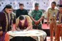 Bupati Tangerang Moch Maesyal Rasyid menandatangani Pembukaan Festival Kampung Budaya Kemuning Kecamatan Legok 