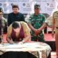 Bupati Tangerang Moch Maesyal Rasyid menandatangani Pembukaan Festival Kampung Budaya Kemuning Kecamatan Legok 
