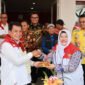 Bupati Tangerang, Moch. Maesyal Rasyid saat meresmikan Gerai Koperasi Kelurahan Merah Putih Kelurahan Medang Kec. Pagedangan pada Minggu (16/11/25)