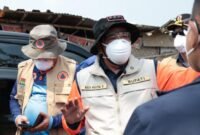 Bupati Tangerang Moch Maesyal Rasyid selalu stanby setiap hari siang malam memantau dan memberi komando upaya pemadaman sejak terjadinya kebakaran TPA Jatiwaringin Kecamatan Mauk