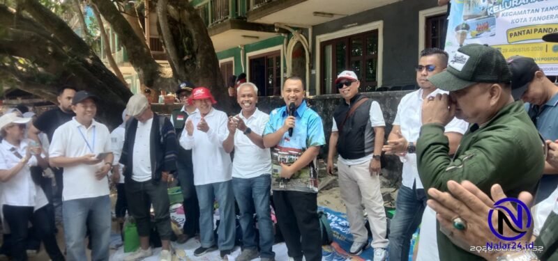 Camat Tangerang Riswan Setyo Kardinto menyampaikan sambutan di acara Family Gathering Kelurahan Babakan Pantai Pandan Carita.
Sabtu (29/08/2026)