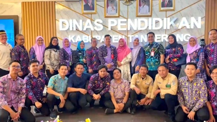 Berpose bersama usai acara Sertijab 