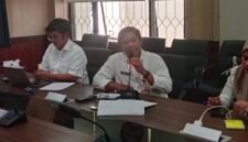 Kepala Bappeda Erwin Mawandi dan Kepala DLHK Ujat Sudrajat saat menghadiri RDP dengan Komisi IV DPRD Kabupaten Tangerang, Rabu (2/9/2026)